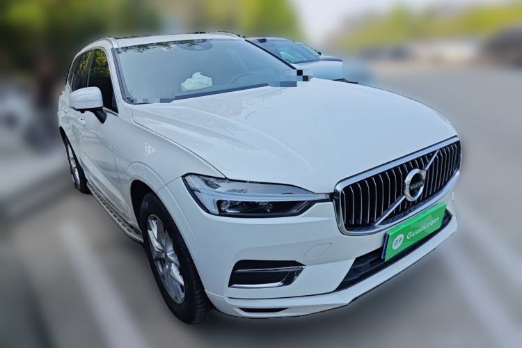 Used Volvo XC60 2021 T5 4x4 Smart Luxury Edition Front Right 45 Deg