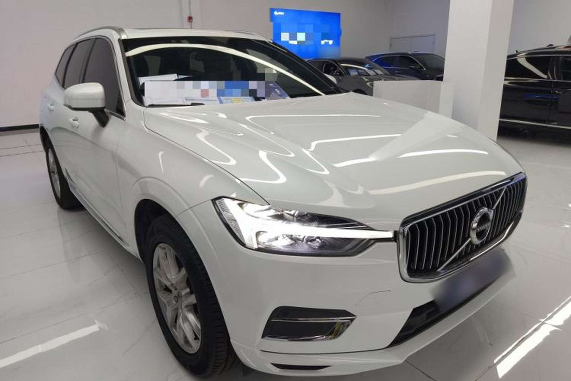 Used Volvo XC60 2021 T5 4x4 Smart Luxury Edition Front Right 45 Deg