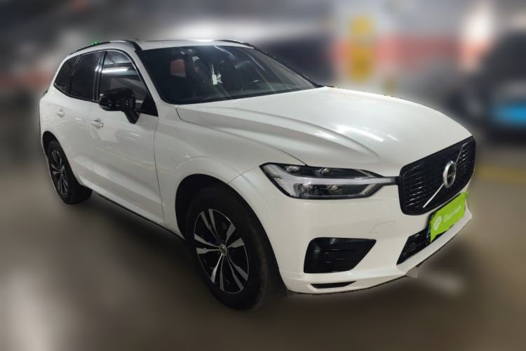 Used Volvo XC60 2021 T5 4x4 Zhiyi Sport Edition Front Right 45 Deg