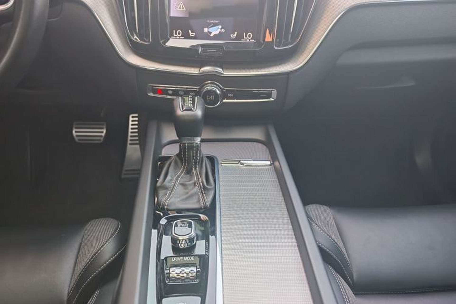 Used Volvo XC60 2021 T5 4x4 Smart & Advanced Sport Edition Gear Lever