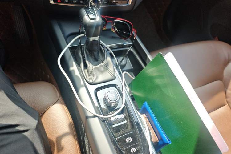 Used Volvo XC60 2021 T5 4x4 Smart Luxury Edition Gear Lever