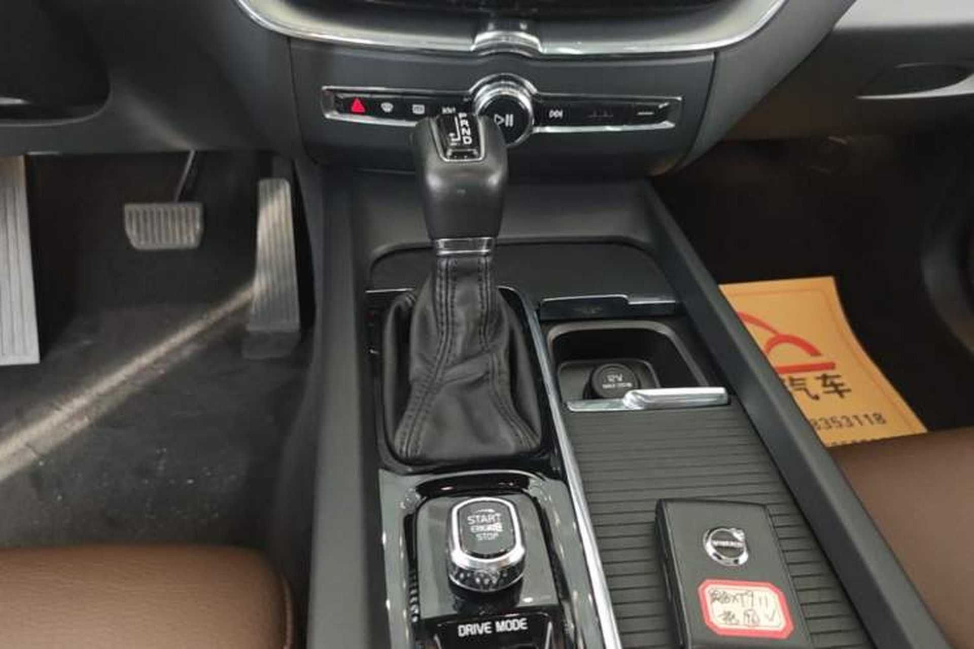 Used Volvo XC60 2021 T5 4x4 Smart Luxury Edition Gear Lever