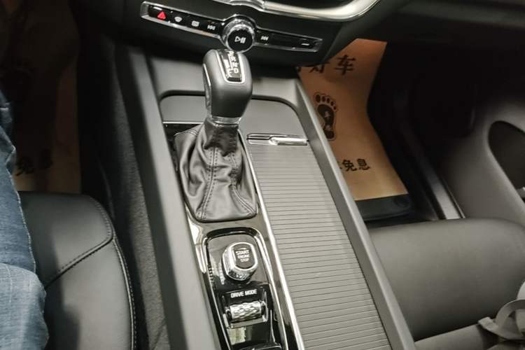 Used Volvo XC60 2021 T5 4x4 Zhiyi Sport Edition Gear Lever