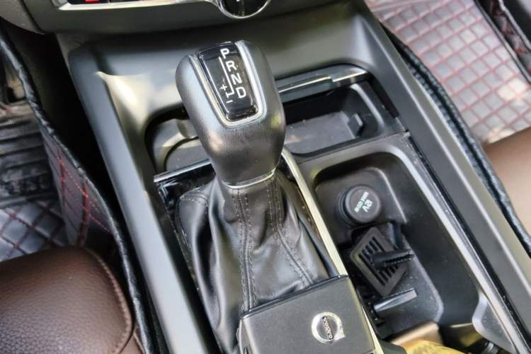 Used Volvo XC60 2021 T5 4x4 Smart Luxury Edition Gear Lever