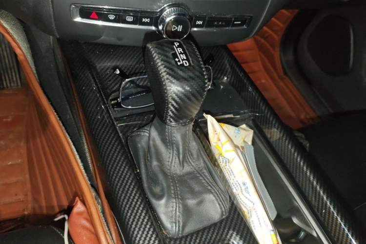 Used Volvo XC60 2021 T5 4x4 Zhiyi Sport Edition Gear Lever