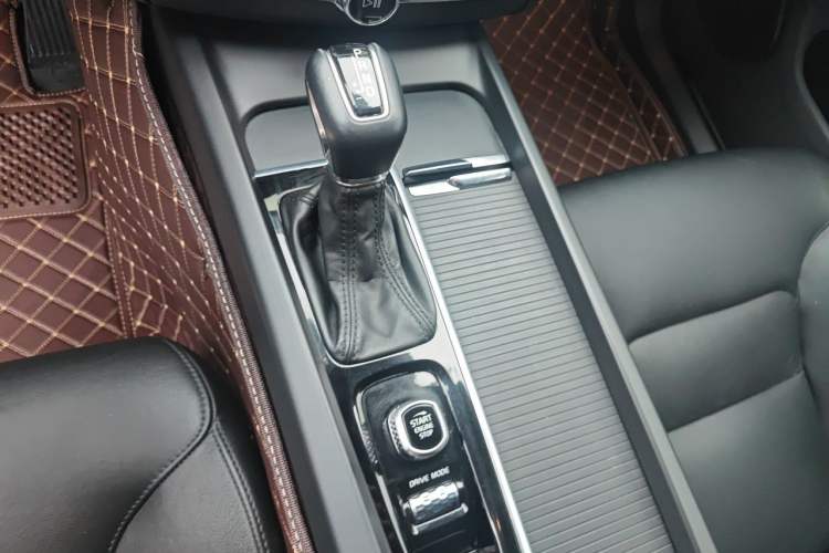 Used Volvo XC60 2021 T5 4x4 Zhiyi Sport Edition Gear Lever