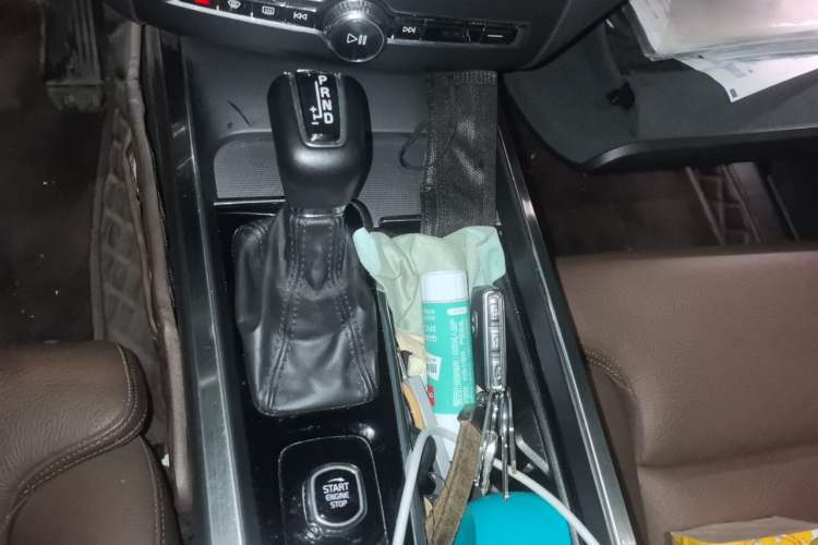 Used Volvo XC60 2021 T5 4x4 Smart Luxury Edition Gear Lever