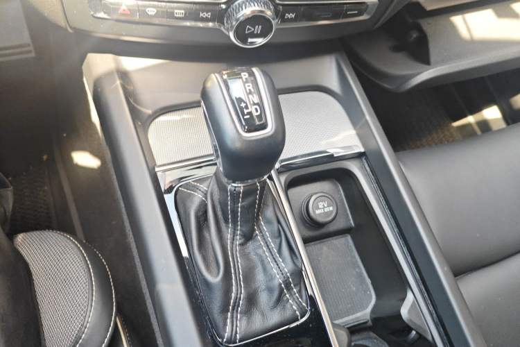 Used Volvo XC60 2021 T5 4x4 Smart & Advanced Sport Edition Gear Lever