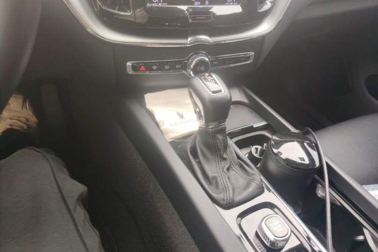 Used Volvo XC60 2021 T5 4x4 Zhiyi Sport Edition Gear Lever