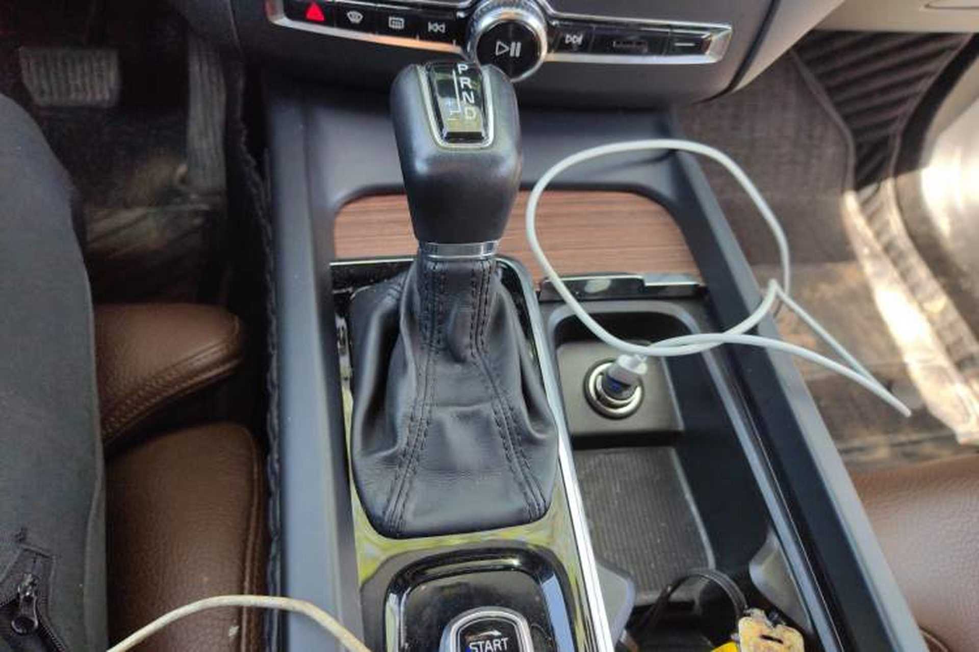 Used Volvo XC60 2021 T5 4x4 Smart Luxury Edition Gear Lever