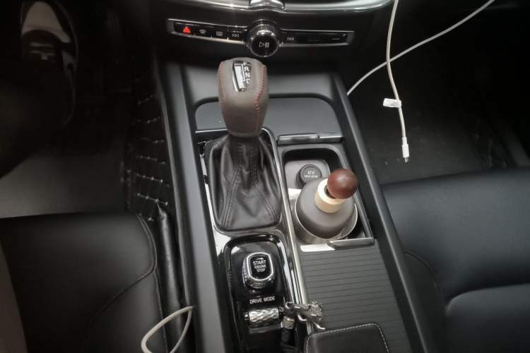 Used Volvo XC60 2021 T5 4x4 Smart Luxury Edition Gear Lever
