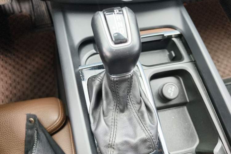 Used Volvo XC60 2021 T5 4x4 Smart Luxury Edition Gear Lever
