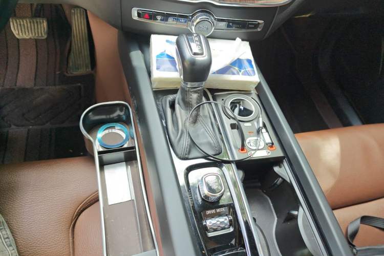 Used Volvo XC60 2021 T5 4x4 Smart Luxury Edition Gear Lever