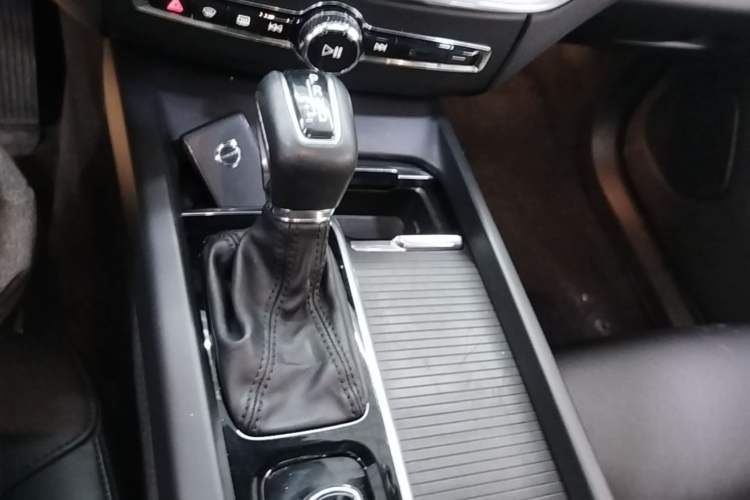 Used Volvo XC60 2021 T5 4x4 Zhiyi Sport Edition Gear Lever