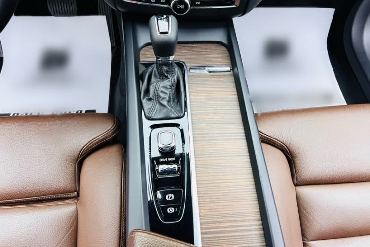 Used Volvo XC60 2021 T5 4x4 Zhiya Luxury Edition Gear Lever