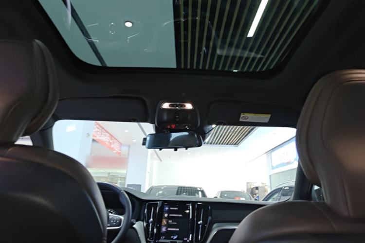 Used Volvo XC60 2021 T5 4x4 Smart Luxury Edition Headliner