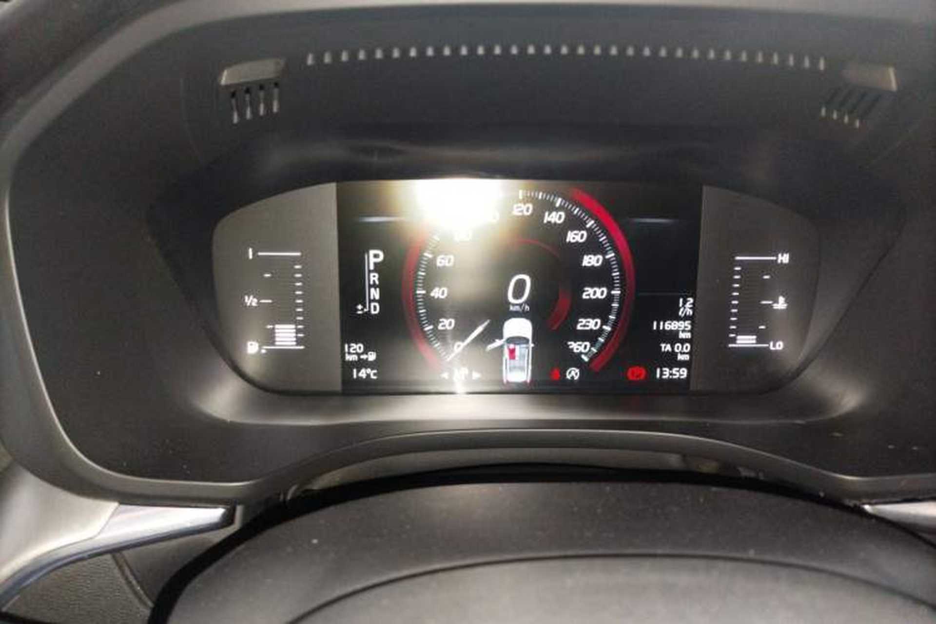Used Volvo XC60 2021 T5 4x4 Smart Luxury Edition Instrument Cluster