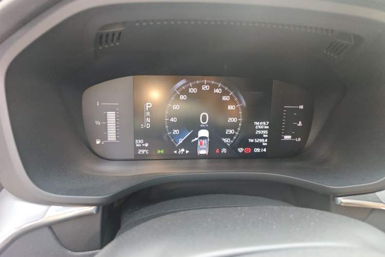Used Volvo XC60 2021 T5 4x4 Smart Luxury Edition Instrument Cluster
