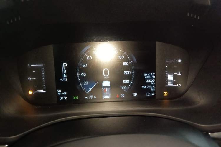 Used Volvo XC60 2021 T5 4x4 Smart Luxury Edition Instrument Cluster