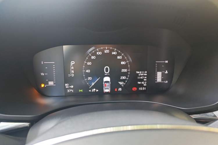 Used Volvo XC60 2021 T5 4x4 Smart Luxury Edition Instrument Cluster