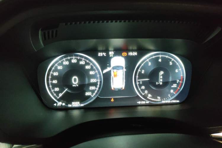 Used Volvo XC60 2021 T5 4x4 Smart & Advanced Sport Edition Instrument Cluster