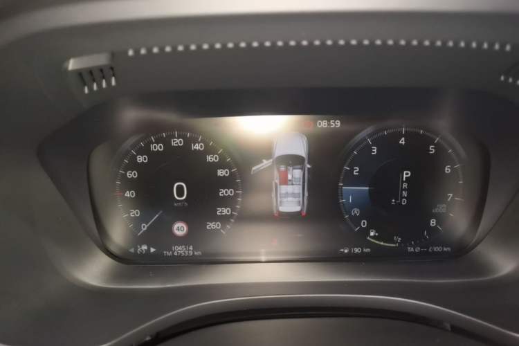 Used Volvo XC60 2021 T5 4x4 Smart Luxury Edition Instrument Cluster