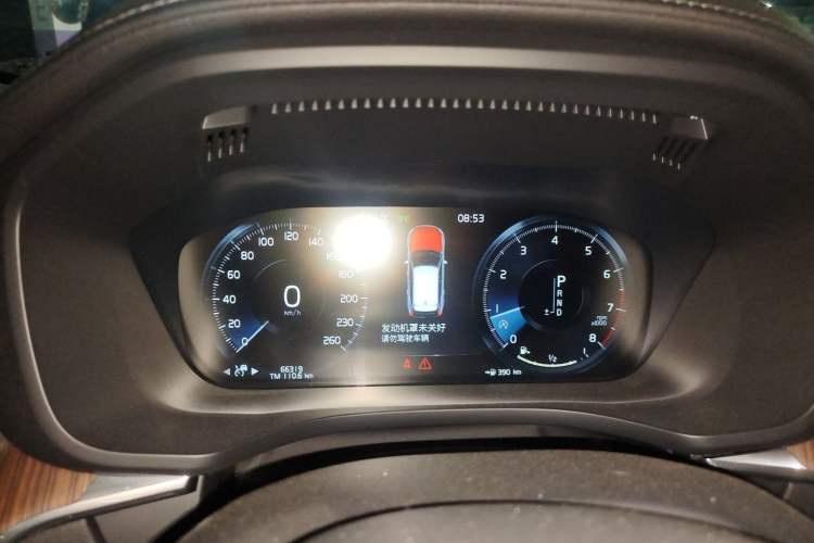 Used Volvo XC60 2021 T5 4x4 Smart Luxury Edition Instrument Cluster