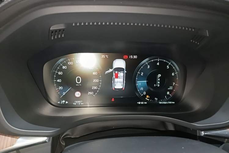 Used Volvo XC60 2021 T5 4x4 Smart Luxury Edition Instrument Cluster