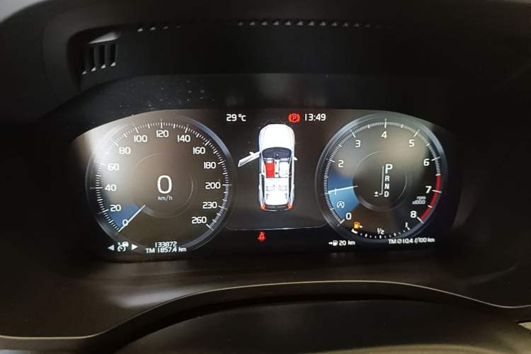 Used Volvo XC60 2021 T5 4x4 Smart Luxury Edition Instrument Cluster