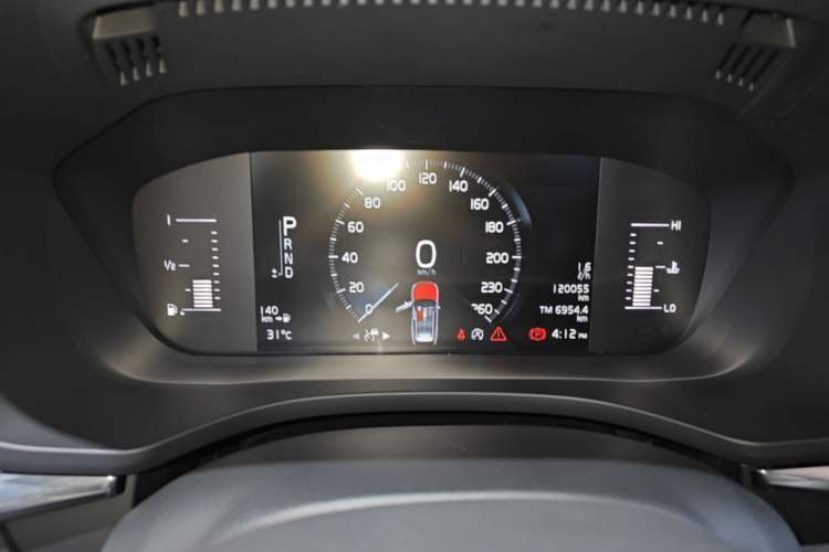 Used Volvo XC60 2021 T5 4x4 Smart Luxury Edition Instrument Cluster