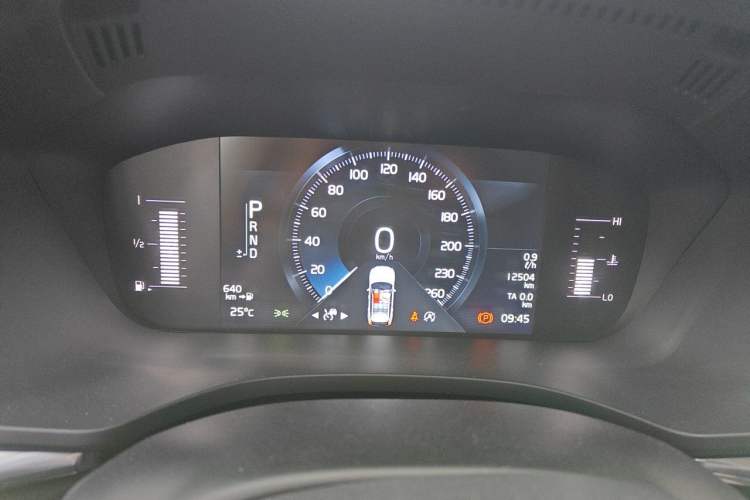 Used Volvo XC60 2021 T5 4x4 Smart Luxury Edition Instrument Cluster