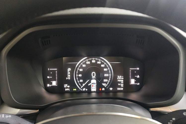 Used Volvo XC60 2021 T5 4x4 Smart Luxury Edition Instrument Cluster