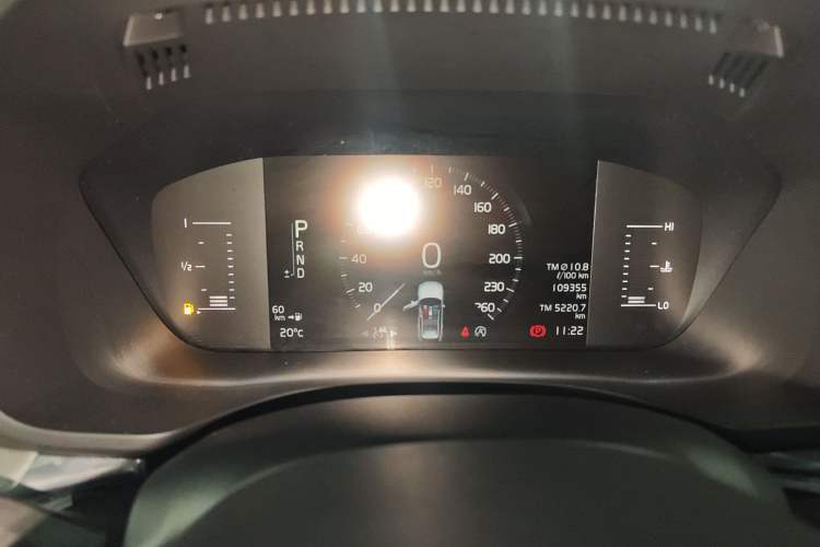 Used Volvo XC60 2021 T5 4x4 Smart Luxury Edition Instrument Cluster