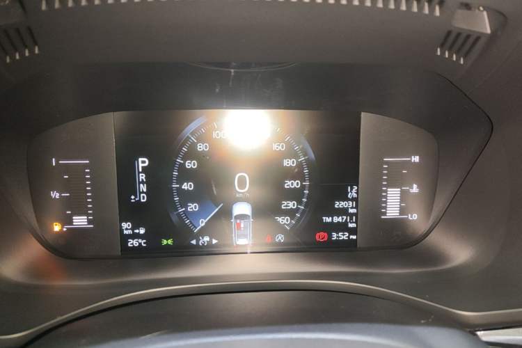 Used Volvo XC60 2021 T5 4x4 Smart Luxury Edition Instrument Cluster