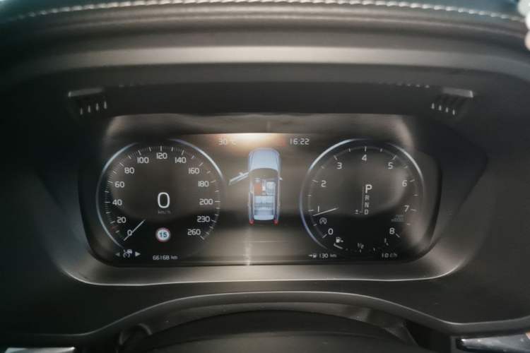 Used Volvo XC60 2021 T5 4x4 Smart Luxury Edition Instrument Cluster