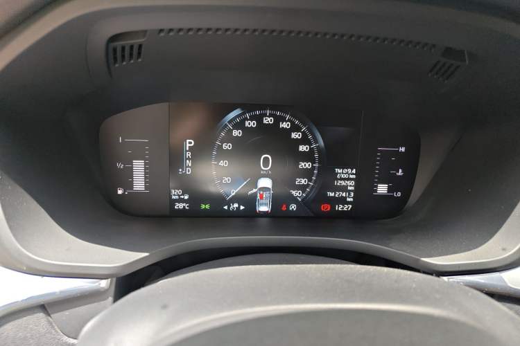 Used Volvo XC60 2021 T5 4x4 Smart Luxury Edition Instrument Cluster