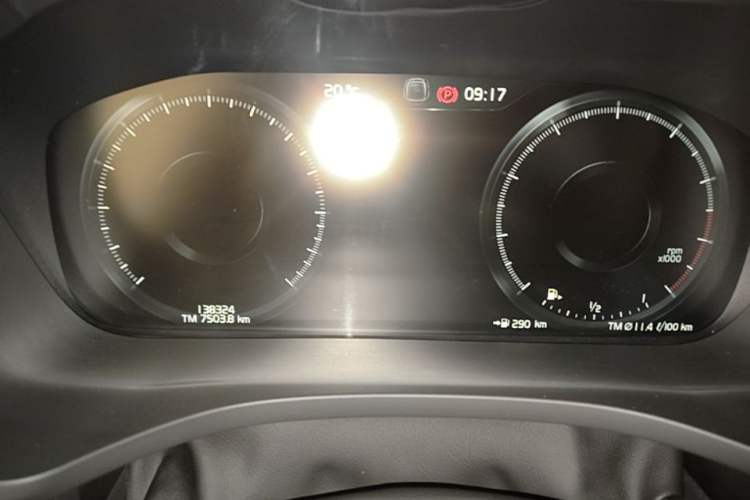 Used Volvo XC60 2021 T5 4x4 Smart Luxury Edition Instrument Cluster