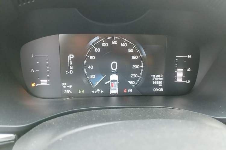 Used Volvo XC60 2021 T5 4x4 Smart Luxury Edition Instrument Cluster