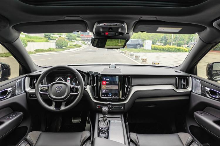 Used Volvo XC60 2021 T5 4x4 Smart & Advanced Sport Edition Interior 1