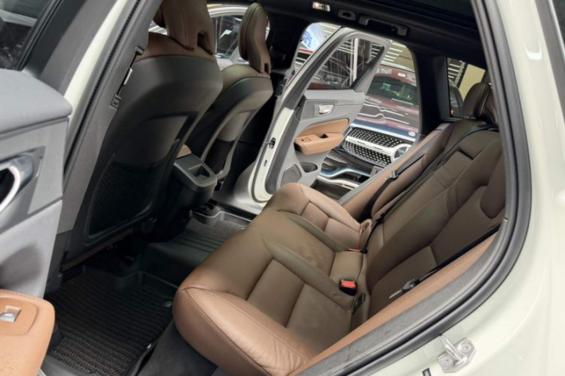 Used Volvo XC60 2021 T5 4x4 Smart Luxury Edition Interior 2