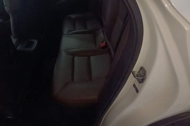 Used Volvo XC60 2021 T5 4x4 Smart Luxury Edition Interior 4