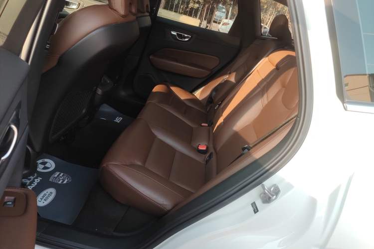 Used Volvo XC60 2021 T5 4x4 Smart Luxury Edition Interior 4