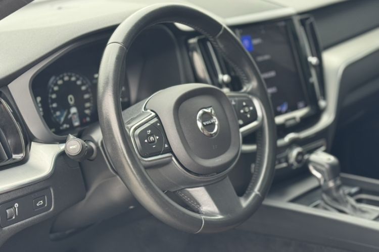 Used Volvo XC60 2021 T5 4x4 Smart Luxury Edition Interior 5