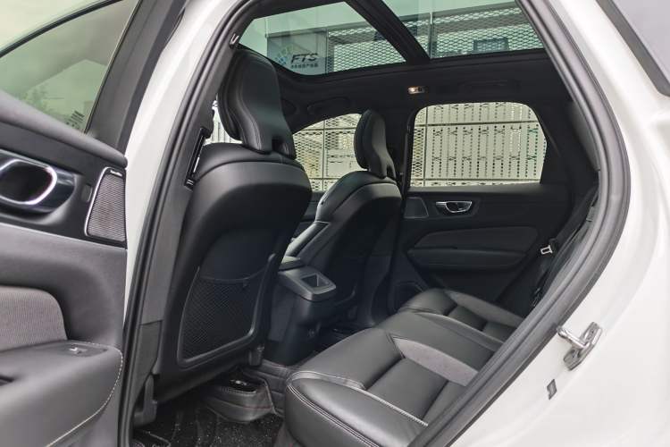Used Volvo XC60 2021 T5 4x4 Smart & Advanced Sport Edition Interior 6