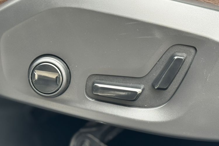 Used Volvo XC60 2021 T5 4x4 Smart Luxury Edition Interior 7
