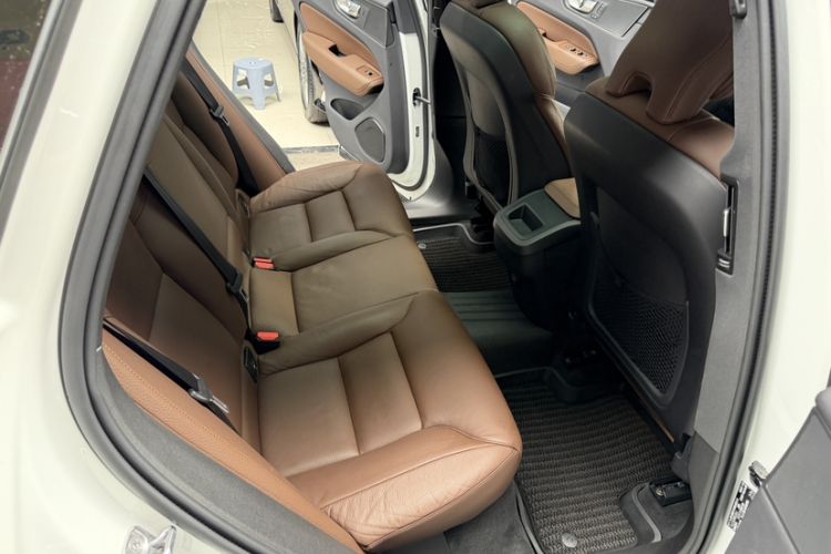 Used Volvo XC60 2021 T5 4x4 Smart Luxury Edition Interior 7