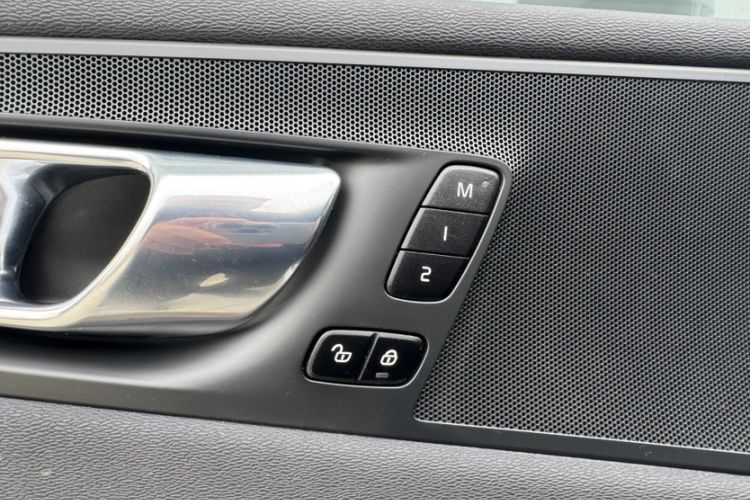 Used Volvo XC60 2021 T5 4x4 Smart Luxury Edition Interior 8