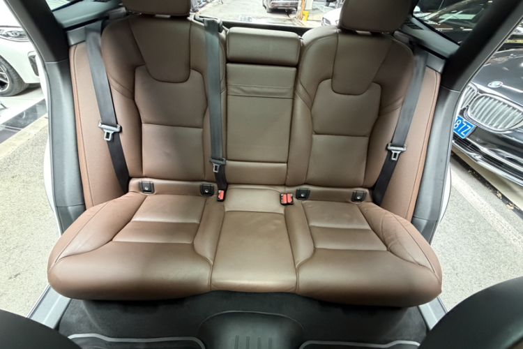 Used Volvo XC60 2021 T5 4x4 Smart Luxury Edition Interior 8