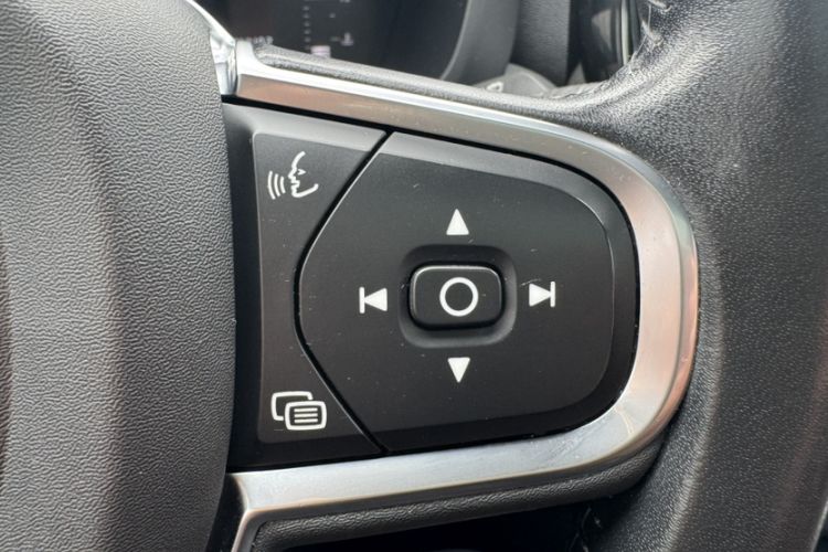 Used Volvo XC60 2021 T5 4x4 Smart Luxury Edition Interior 9