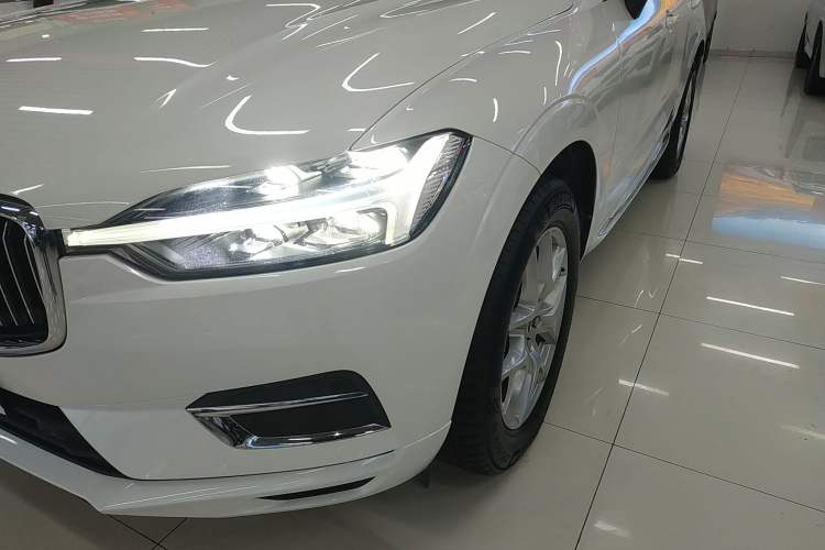 Used Volvo XC60 2021 T5 4x4 Smart Luxury Edition Left Front Headlight